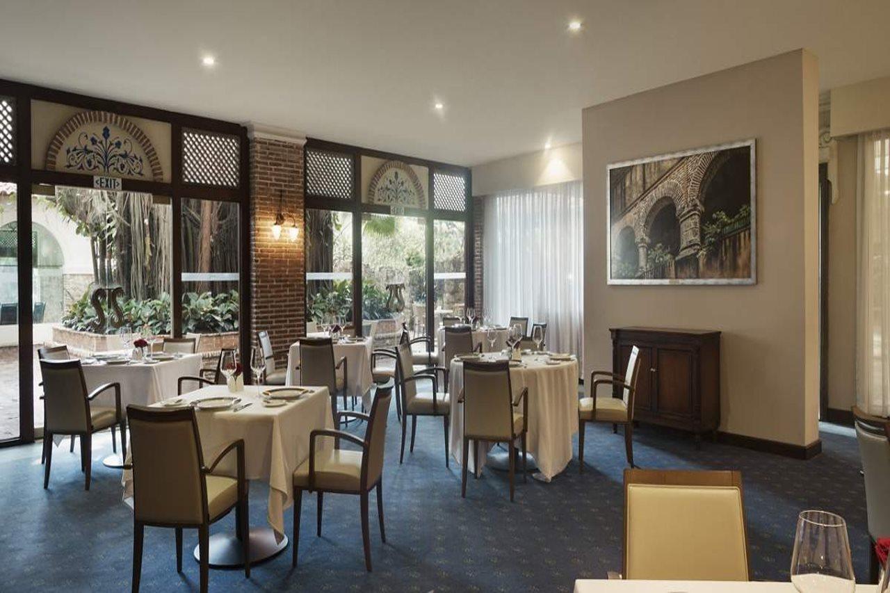 El Embajador, A Royal Hideaway Hotel Santo Domingo Dış mekan fotoğraf Restaurant
