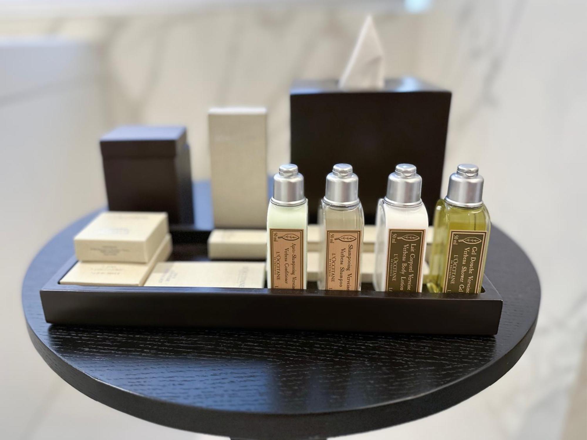 El Embajador, A Royal Hideaway Hotel Santo Domingo Dış mekan fotoğraf A set of toiletries